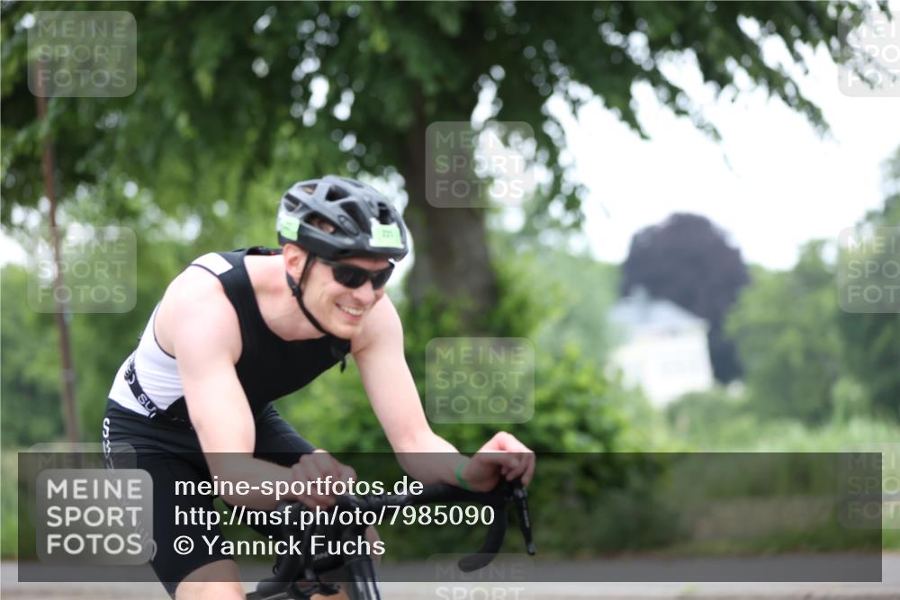 15.06.2025 - 7 Türme Triathlon Yannick Fuchs http://msf.ph/oto/7985090 15.06.2025 11:39:07 Radfahren 200, 201, 210 meine-sportfotos.de