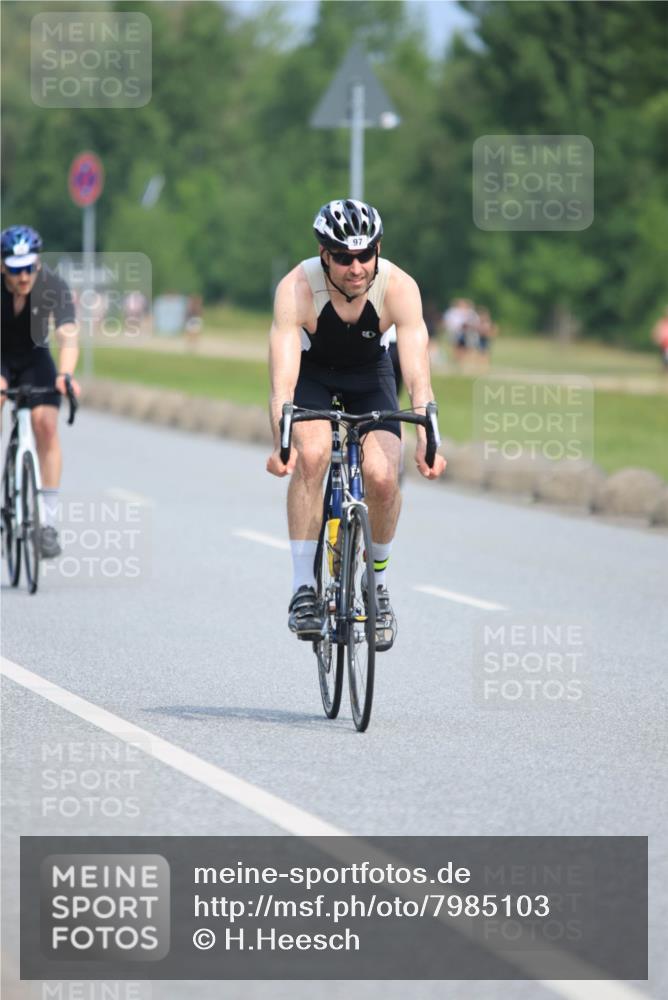 21.06.2025 - 27. Vierlanden-Triathlon H.Heesch http://msf.ph/oto/7985103 15.06.2025 11:25:22 Radfahren 68, 97, 143, 169, 233, 792, 888 meine-sportfotos.de
