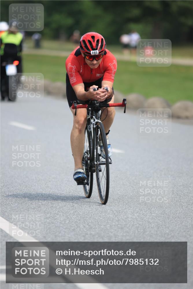 15.06.2025 - 27. Vierlanden-Triathlon H.Heesch http://msf.ph/oto/7985132 15.06.2025 11:04:02 Radfahren 108, 165, 535, 575, 633, 651, 740 meine-sportfotos.de
