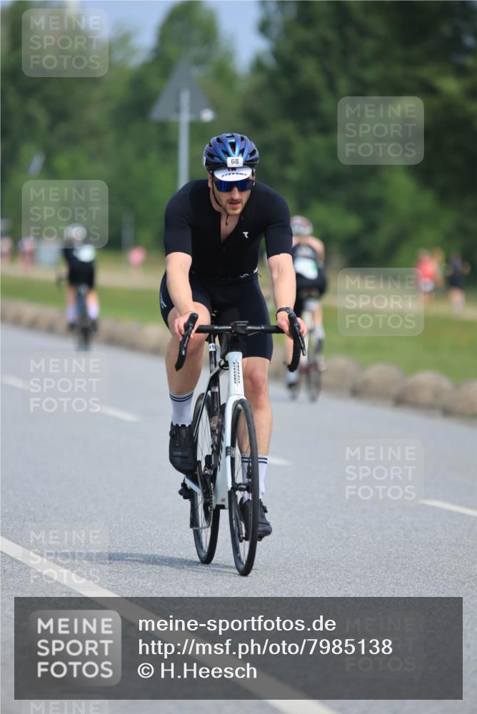 21.06.2025 - 27. Vierlanden-Triathlon H.Heesch http://msf.ph/oto/7985138 15.06.2025 11:25:23 Radfahren 68, 97, 143, 169, 233, 792, 888 meine-sportfotos.de