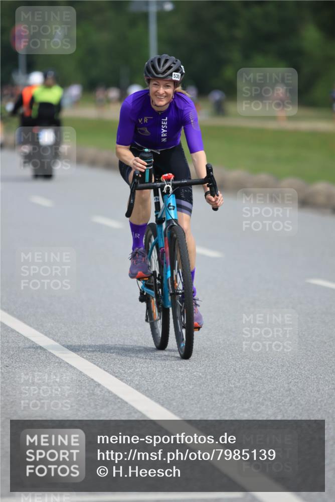 15.06.2025 - 27. Vierlanden-Triathlon H.Heesch http://msf.ph/oto/7985139 15.06.2025 11:04:03 Radfahren 165, 535, 575, 633, 651, 740 meine-sportfotos.de