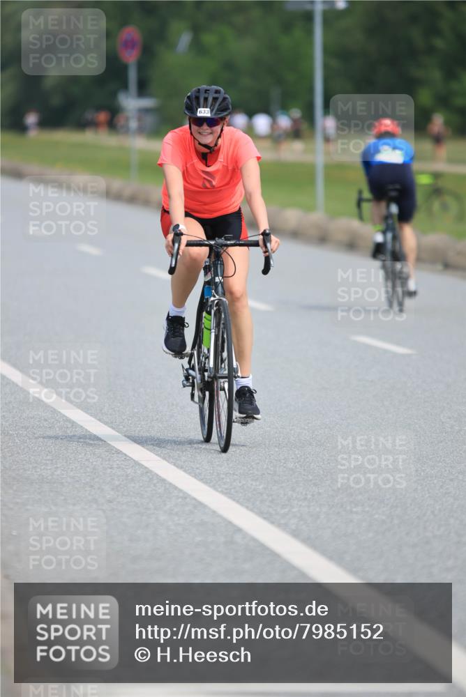 15.06.2025 - 27. Vierlanden-Triathlon H.Heesch http://msf.ph/oto/7985152 15.06.2025 11:04:07 Radfahren 535, 633, 651 meine-sportfotos.de