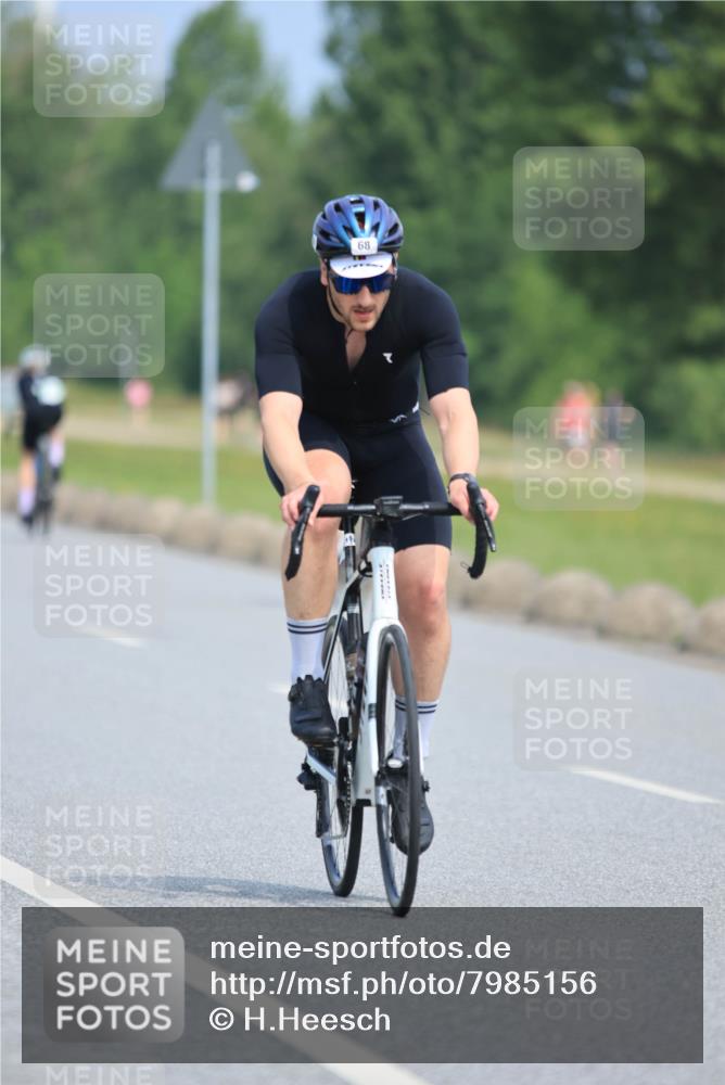21.06.2025 - 27. Vierlanden-Triathlon H.Heesch http://msf.ph/oto/7985156 15.06.2025 11:25:23 Radfahren 68, 97, 143, 169, 233, 792, 888 meine-sportfotos.de