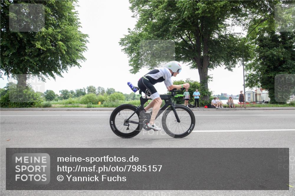 15.06.2025 - 7 Türme Triathlon Yannick Fuchs http://msf.ph/oto/7985157 15.06.2025 11:09:18 Radfahren  meine-sportfotos.de