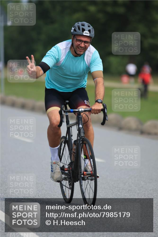 15.06.2025 - 27. Vierlanden-Triathlon H.Heesch http://msf.ph/oto/7985179 15.06.2025 11:04:15 Radfahren 444 meine-sportfotos.de