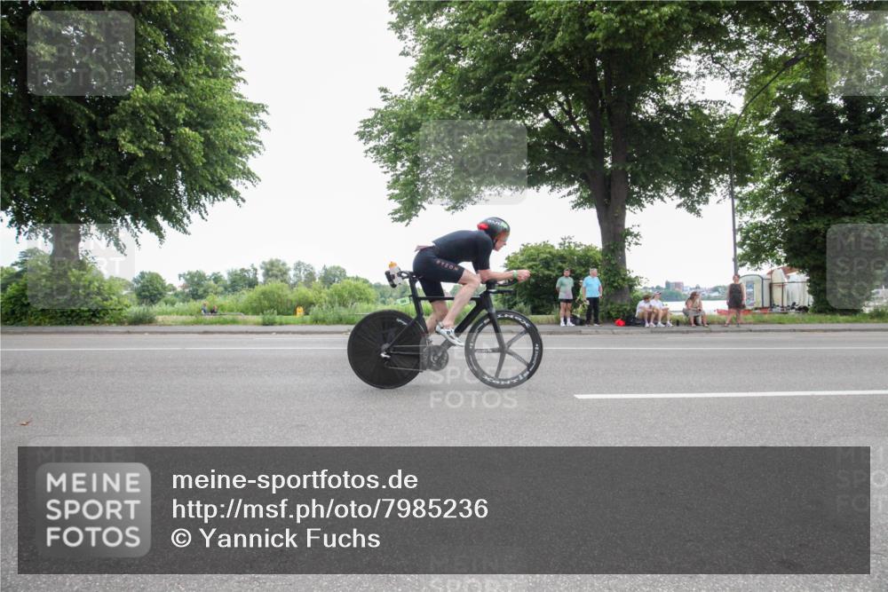 15.06.2025 - 7 Türme Triathlon Yannick Fuchs http://msf.ph/oto/7985236 15.06.2025 11:10:42 Radfahren 220 meine-sportfotos.de