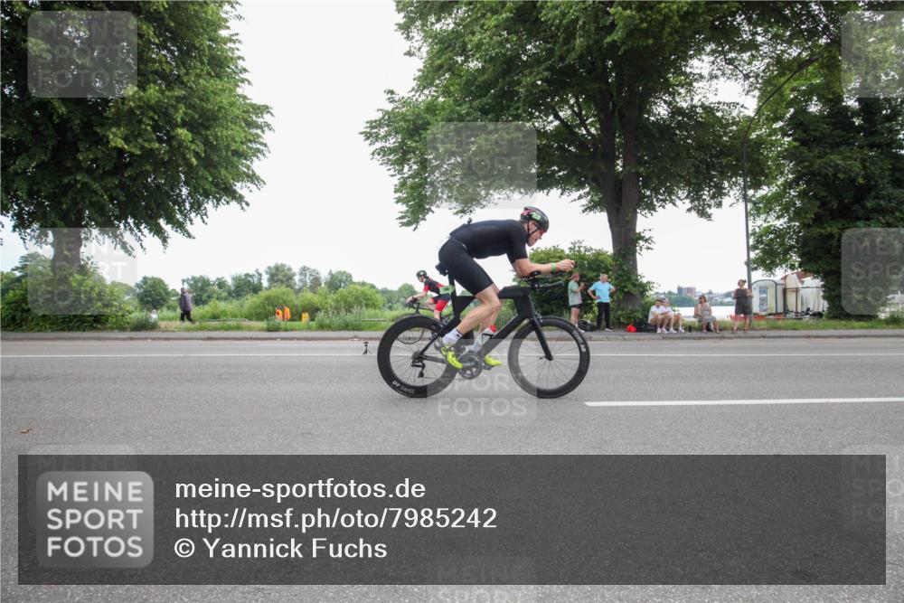 15.06.2025 - 7 Türme Triathlon Yannick Fuchs http://msf.ph/oto/7985242 15.06.2025 11:11:14 Radfahren 200, 204, 278, 329 meine-sportfotos.de