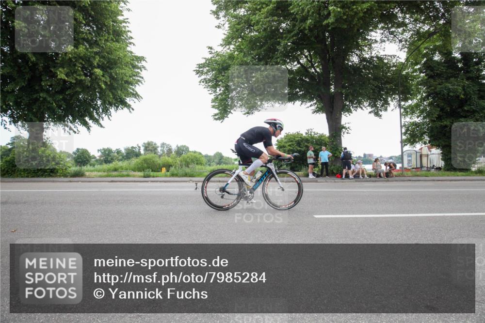 15.06.2025 - 7 Türme Triathlon Yannick Fuchs http://msf.ph/oto/7985284 15.06.2025 11:12:40 Radfahren 233, 240 meine-sportfotos.de