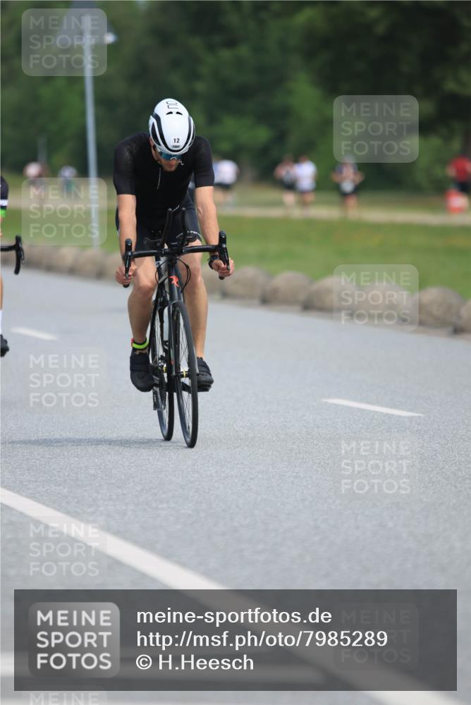 15.06.2025 - 27. Vierlanden-Triathlon H.Heesch http://msf.ph/oto/7985289 15.06.2025 11:04:33 Radfahren 12, 48, 242, 466, 568, 577, 711 meine-sportfotos.de
