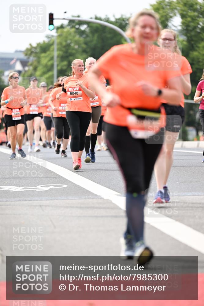 15.06.2025 - REWE Women's Run Dr. Thomas Lammeyer http://msf.ph/oto/7985300 15.06.2025 10:47:26 Laufen 5048, 52, 5490 meine-sportfotos.de