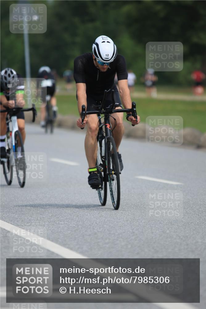 15.06.2025 - 27. Vierlanden-Triathlon H.Heesch http://msf.ph/oto/7985306 15.06.2025 11:04:33 Radfahren 12, 48, 242, 466, 568, 577, 711 meine-sportfotos.de