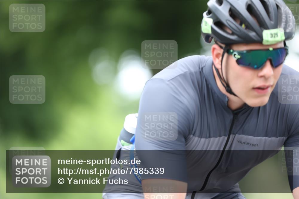 15.06.2025 - 7 Türme Triathlon Yannick Fuchs http://msf.ph/oto/7985339 15.06.2025 11:39:36 Radfahren 220, 329 meine-sportfotos.de
