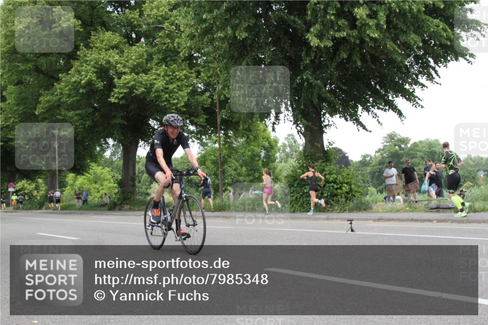 15.06.2025 - 7 Türme Triathlon Yannick Fuchs http://msf.ph/oto/7985348 15.06.2025 13:47:11 Radfahren  meine-sportfotos.de