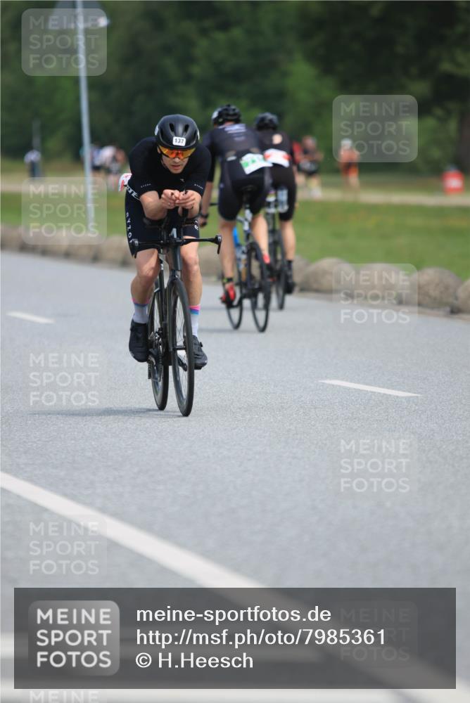 15.06.2025 - 27. Vierlanden-Triathlon H.Heesch http://msf.ph/oto/7985361 15.06.2025 11:04:42 Radfahren 30, 137, 547, 577, 685 meine-sportfotos.de