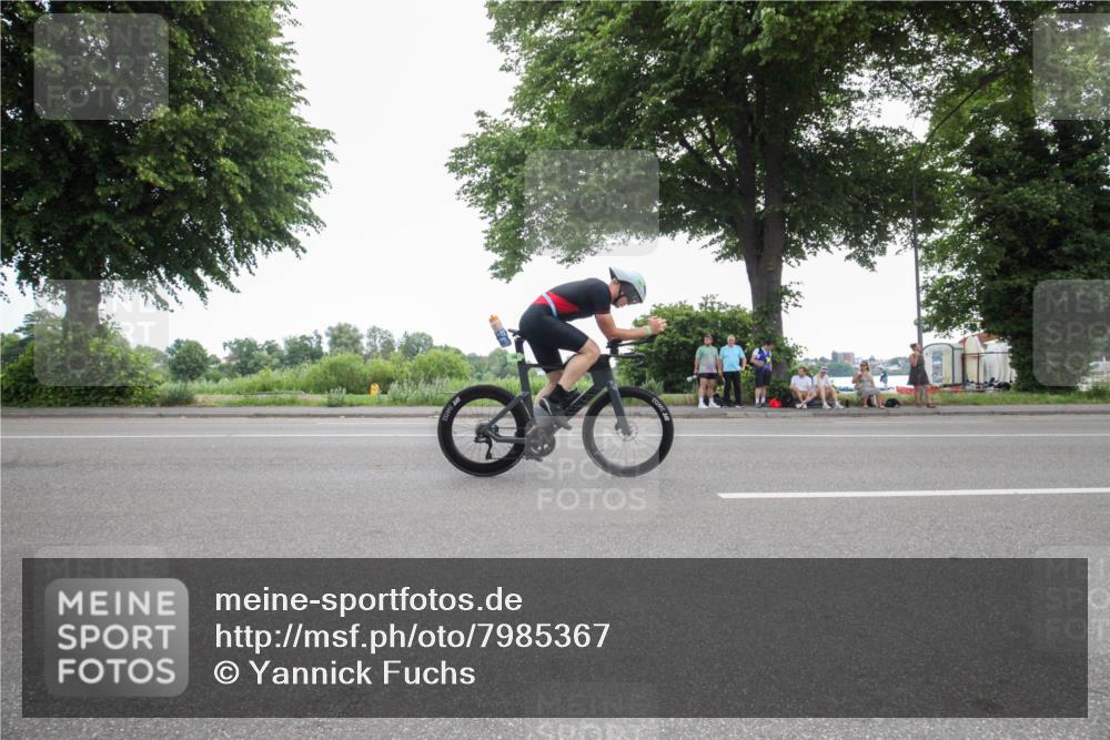 15.06.2025 - 7 Türme Triathlon Yannick Fuchs http://msf.ph/oto/7985367 15.06.2025 11:14:19 Radfahren 208, 233 meine-sportfotos.de