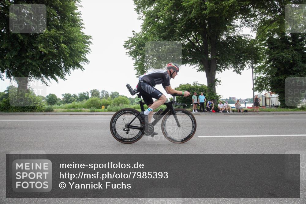15.06.2025 - 7 Türme Triathlon Yannick Fuchs http://msf.ph/oto/7985393 15.06.2025 11:14:51 Radfahren 242, 247 meine-sportfotos.de