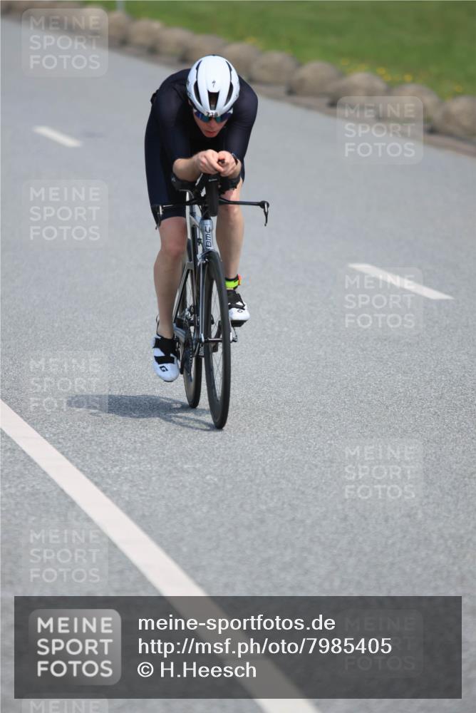 21.06.2025 - 27. Vierlanden-Triathlon H.Heesch http://msf.ph/oto/7985405 15.06.2025 11:30:16 Radfahren 693, 735, 736, 930, 940, 973 meine-sportfotos.de