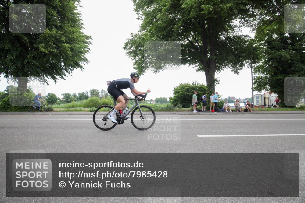 15.06.2025 - 7 Türme Triathlon Yannick Fuchs http://msf.ph/oto/7985428 15.06.2025 11:16:04 Radfahren 235, 260 meine-sportfotos.de