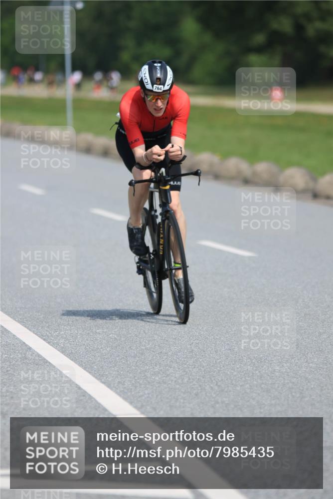 21.06.2025 - 27. Vierlanden-Triathlon H.Heesch http://msf.ph/oto/7985435 15.06.2025 11:30:34 Radfahren 725, 764, 923 meine-sportfotos.de