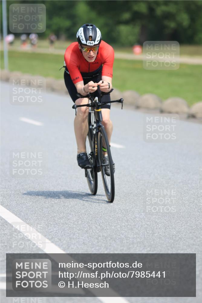 21.06.2025 - 27. Vierlanden-Triathlon H.Heesch http://msf.ph/oto/7985441 15.06.2025 11:30:35 Radfahren 725, 764, 923 meine-sportfotos.de