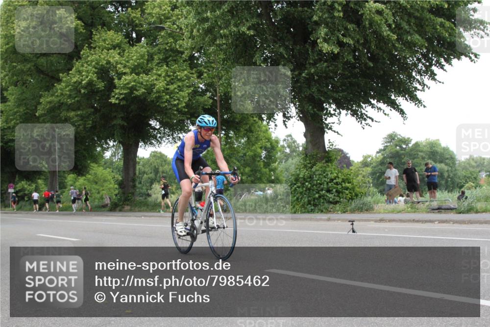 15.06.2025 - 7 Türme Triathlon Yannick Fuchs http://msf.ph/oto/7985462 15.06.2025 13:47:39 Radfahren  meine-sportfotos.de
