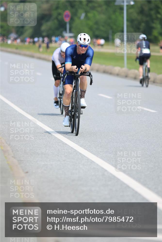 21.06.2025 - 27. Vierlanden-Triathlon H.Heesch http://msf.ph/oto/7985472 15.06.2025 11:30:49 Radfahren 167, 639, 712, 749, 875, 926 meine-sportfotos.de