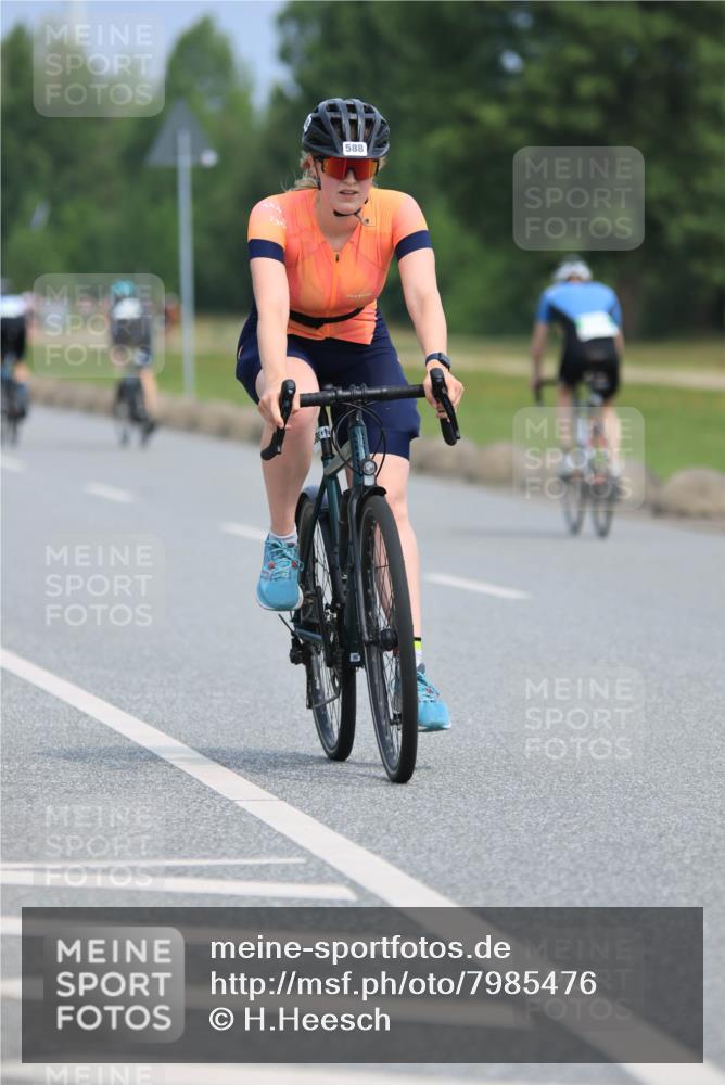 15.06.2025 - 27. Vierlanden-Triathlon H.Heesch http://msf.ph/oto/7985476 15.06.2025 11:05:06 Radfahren 122, 231, 246, 588, 692, 702, 733 meine-sportfotos.de