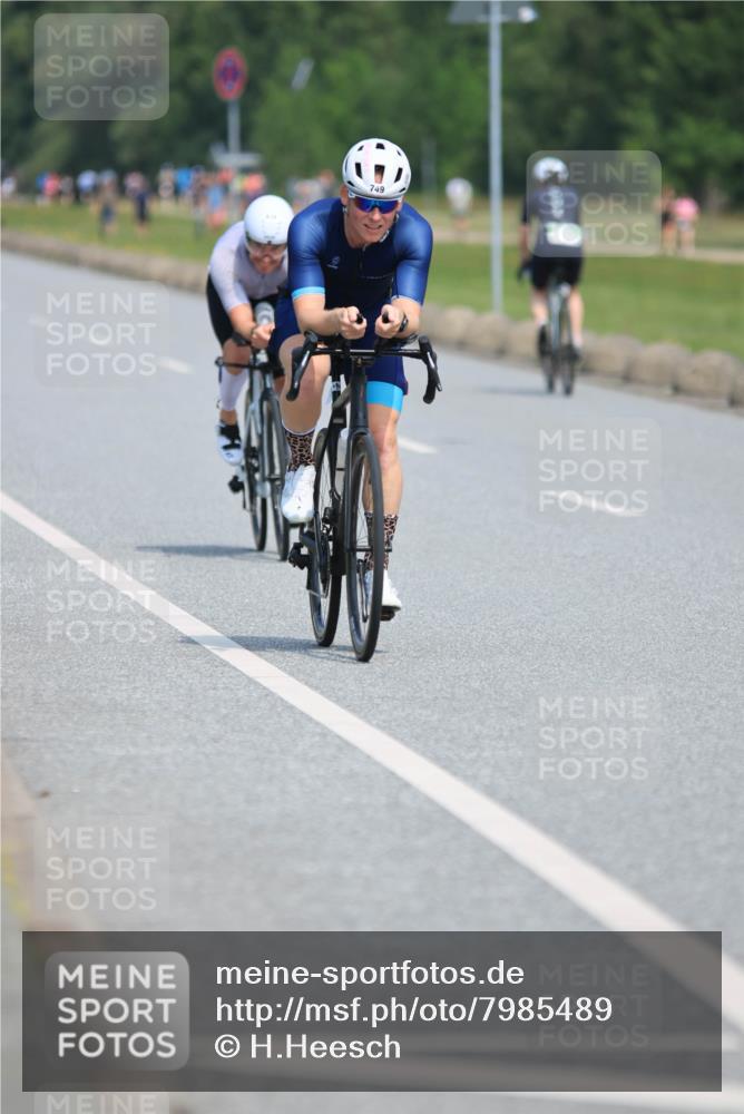 21.06.2025 - 27. Vierlanden-Triathlon H.Heesch http://msf.ph/oto/7985489 15.06.2025 11:30:50 Radfahren 167, 639, 651, 712, 749, 875, 926, 980 meine-sportfotos.de