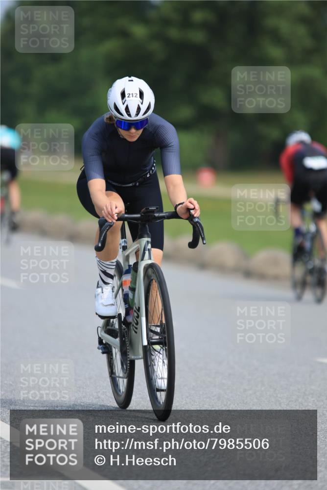 15.06.2025 - 27. Vierlanden-Triathlon H.Heesch http://msf.ph/oto/7985506 15.06.2025 11:05:18 Radfahren 212, 707 meine-sportfotos.de