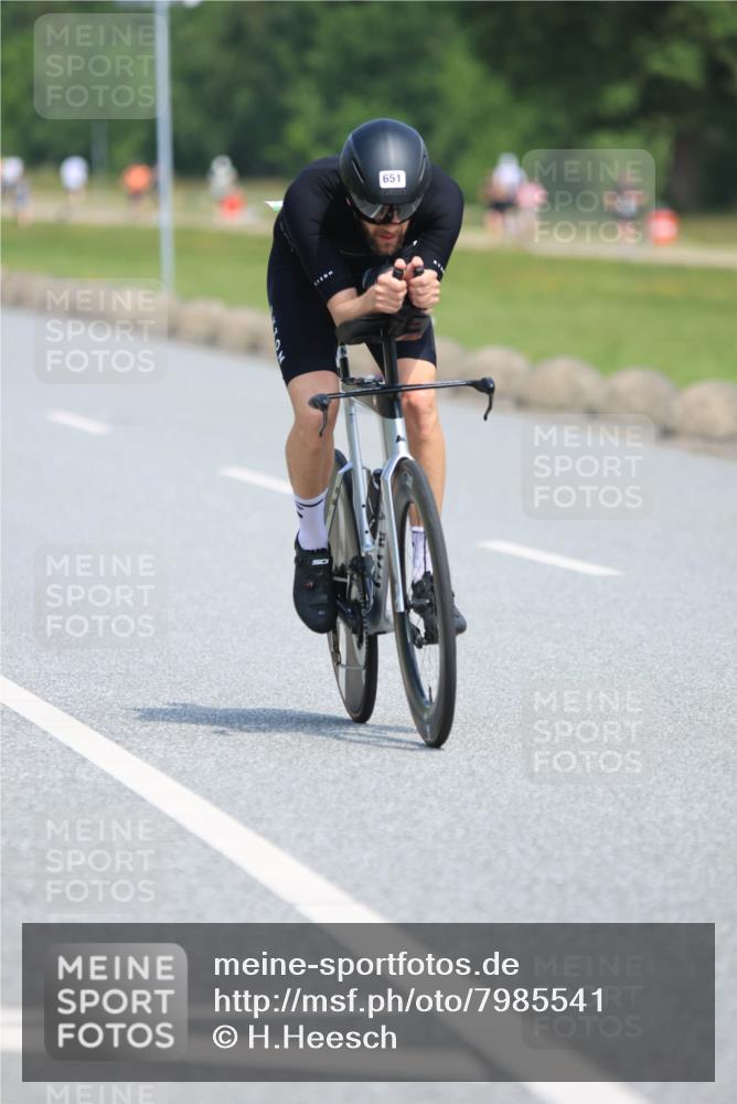 21.06.2025 - 27. Vierlanden-Triathlon H.Heesch http://msf.ph/oto/7985541 15.06.2025 11:30:58 Radfahren 167, 228, 651, 891, 931, 980 meine-sportfotos.de