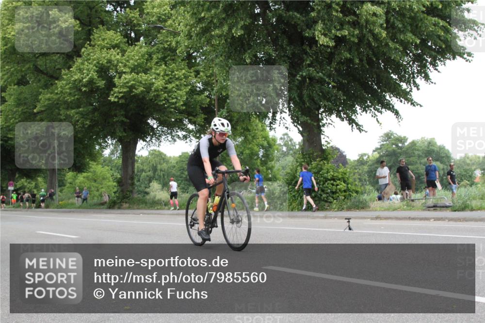 15.06.2025 - 7 Türme Triathlon Yannick Fuchs http://msf.ph/oto/7985560 15.06.2025 13:48:06 Radfahren  meine-sportfotos.de