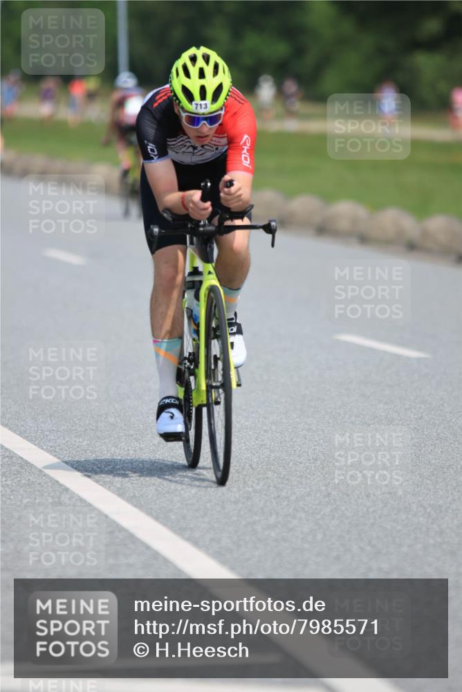 21.06.2025 - 27. Vierlanden-Triathlon H.Heesch http://msf.ph/oto/7985571 15.06.2025 11:31:09 Radfahren 713, 812, 895, 917, 924, 941, 1400 meine-sportfotos.de