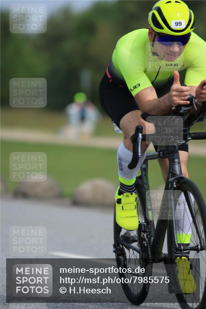 15.06.2025 - 27. Vierlanden-Triathlon H.Heesch http://msf.ph/oto/7985575 15.06.2025 11:05:34 Radfahren 82, 99, 222, 552, 688, 718 meine-sportfotos.de