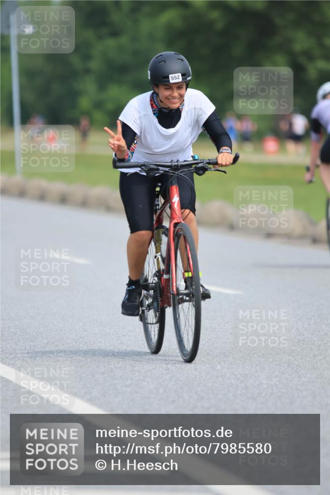 15.06.2025 - 27. Vierlanden-Triathlon H.Heesch http://msf.ph/oto/7985580 15.06.2025 11:05:37 Radfahren 82, 99, 222, 552, 688 meine-sportfotos.de