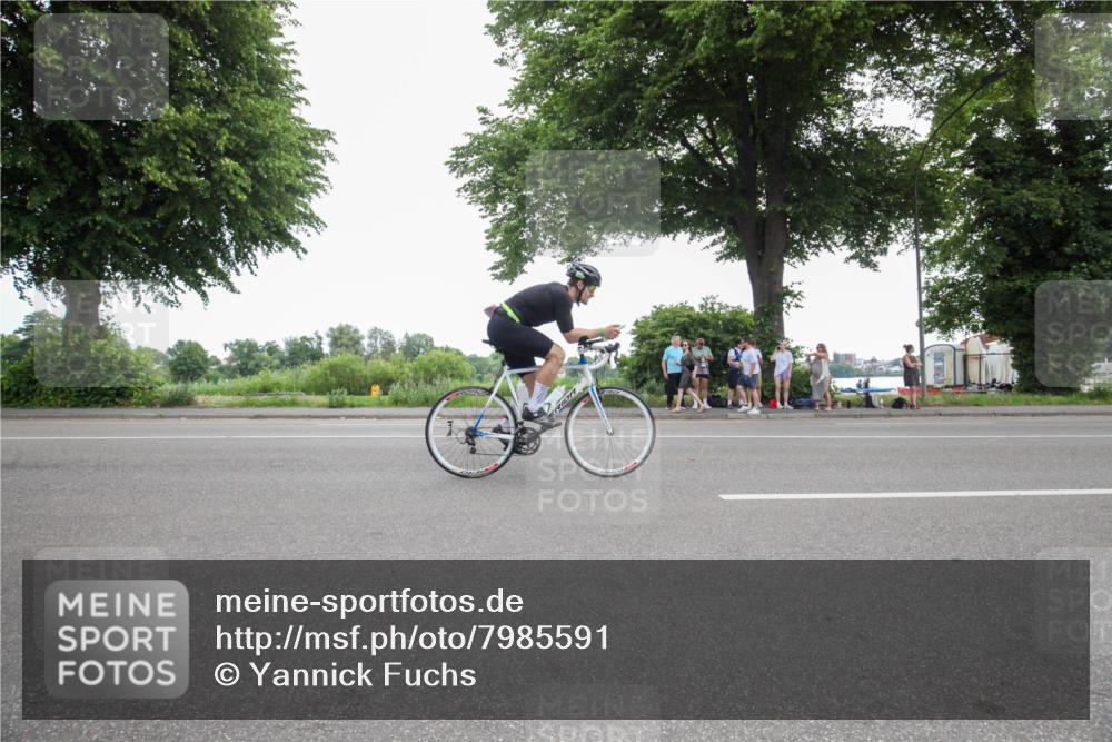 15.06.2025 - 7 Türme Triathlon Yannick Fuchs http://msf.ph/oto/7985591 15.06.2025 11:19:48 Radfahren  meine-sportfotos.de