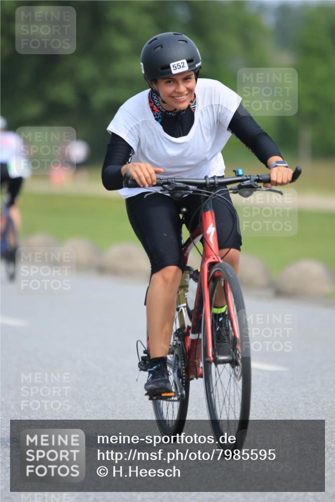 15.06.2025 - 27. Vierlanden-Triathlon H.Heesch http://msf.ph/oto/7985595 15.06.2025 11:05:37 Radfahren 82, 99, 222, 552, 688 meine-sportfotos.de