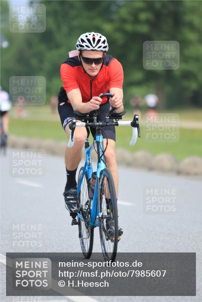 15.06.2025 - 27. Vierlanden-Triathlon H.Heesch http://msf.ph/oto/7985607 15.06.2025 11:05:39 Radfahren 82, 552 meine-sportfotos.de