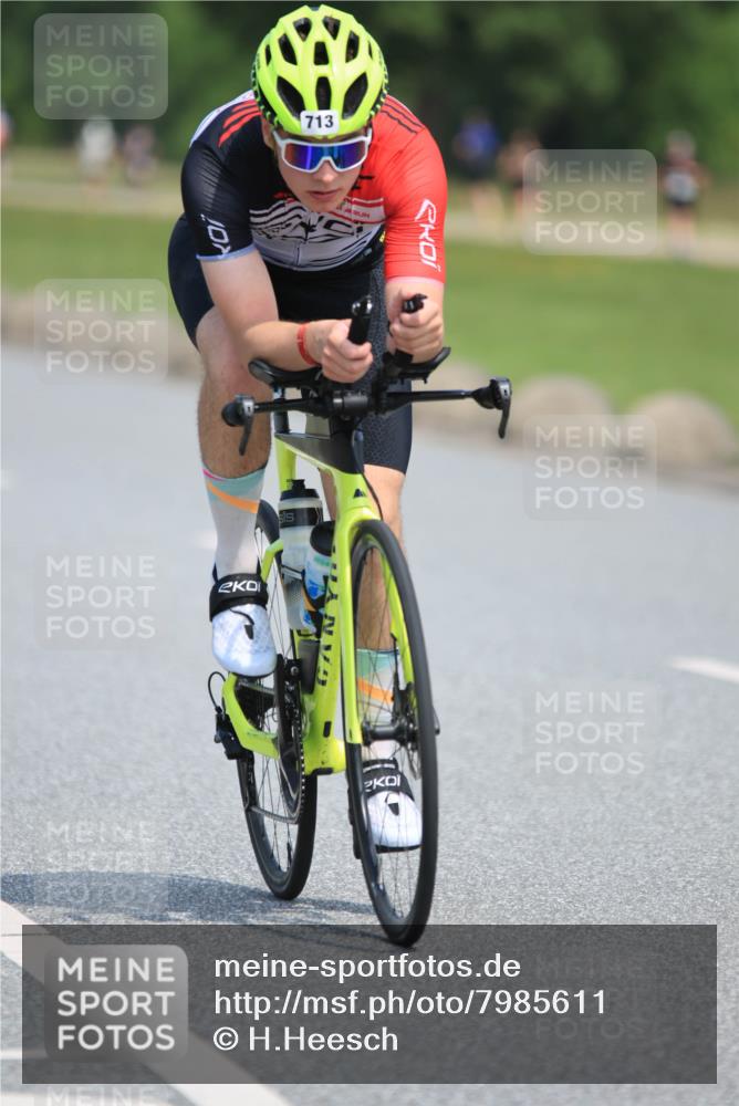 21.06.2025 - 27. Vierlanden-Triathlon H.Heesch http://msf.ph/oto/7985611 15.06.2025 11:31:10 Radfahren 713, 812, 895, 917, 924, 941, 1400 meine-sportfotos.de