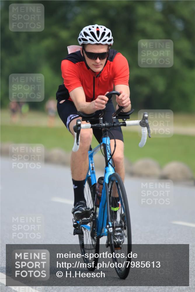 15.06.2025 - 27. Vierlanden-Triathlon H.Heesch http://msf.ph/oto/7985613 15.06.2025 11:05:39 Radfahren 82, 552 meine-sportfotos.de