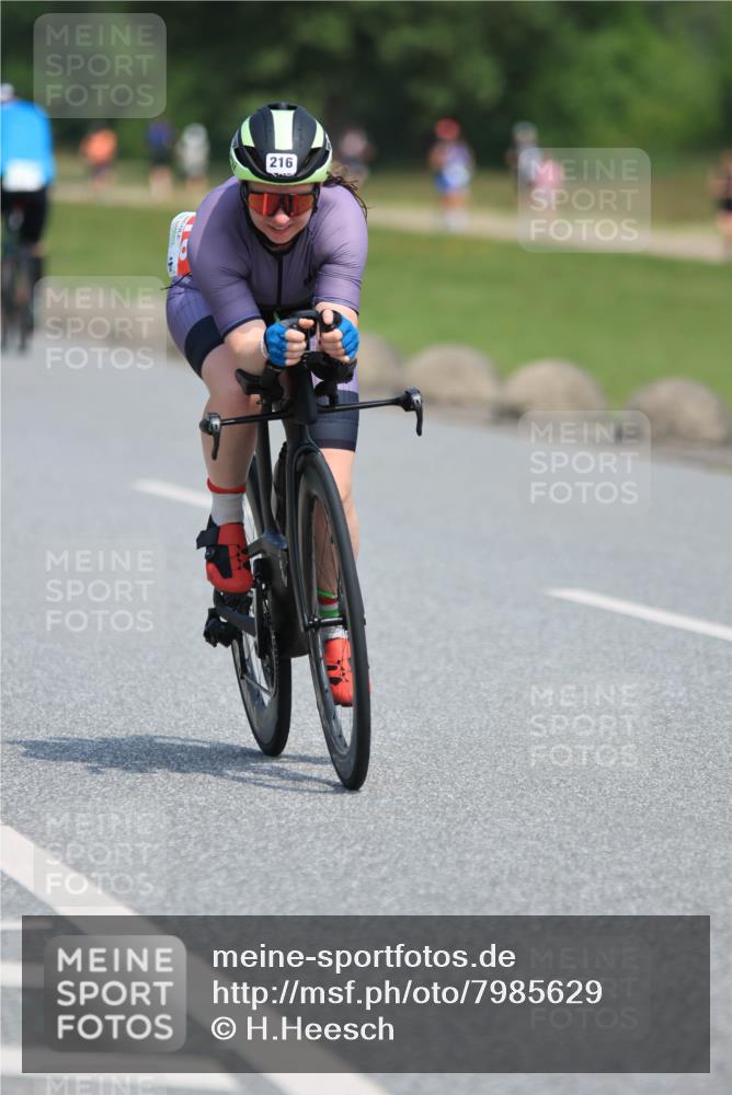 21.06.2025 - 27. Vierlanden-Triathlon H.Heesch http://msf.ph/oto/7985629 15.06.2025 11:31:19 Radfahren 216 meine-sportfotos.de