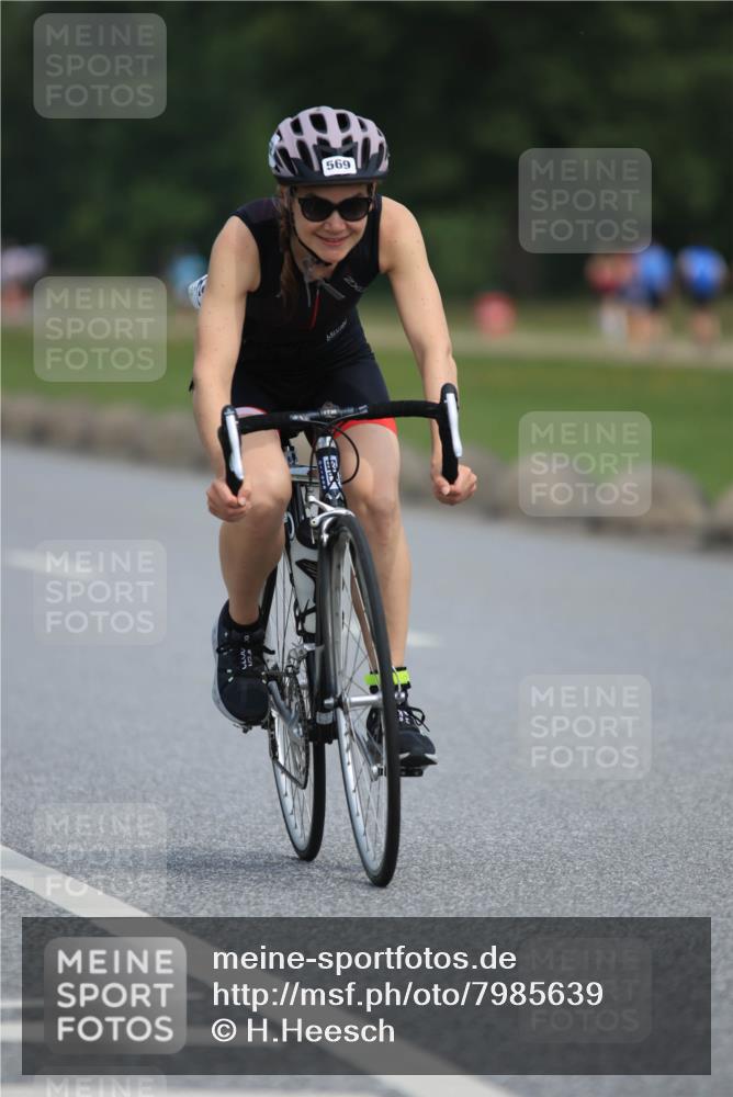 15.06.2025 - 27. Vierlanden-Triathlon H.Heesch http://msf.ph/oto/7985639 15.06.2025 11:06:04 Radfahren 220, 223, 569, 697, 732 meine-sportfotos.de