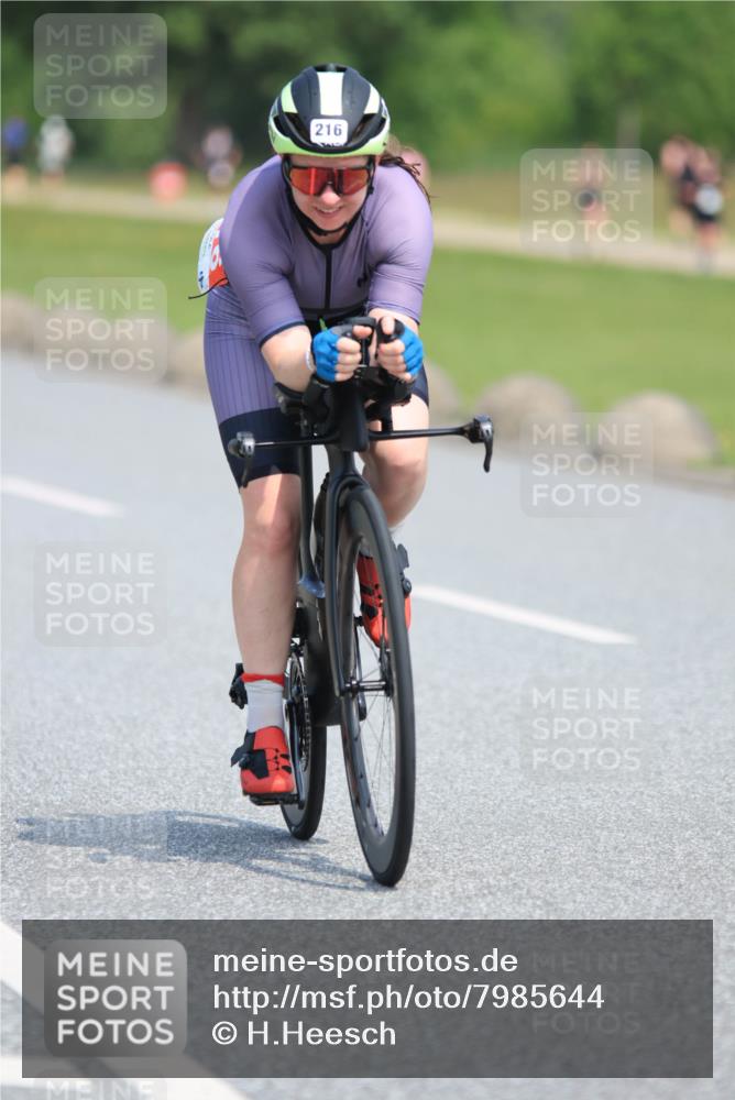 21.06.2025 - 27. Vierlanden-Triathlon H.Heesch http://msf.ph/oto/7985644 15.06.2025 11:31:19 Radfahren 216 meine-sportfotos.de