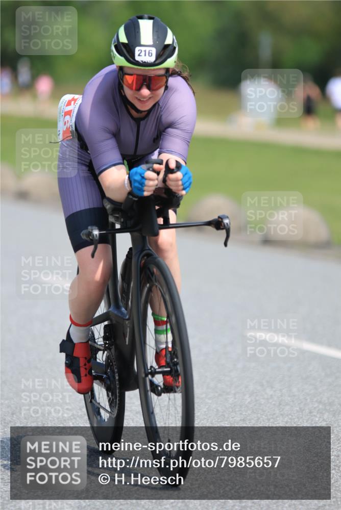21.06.2025 - 27. Vierlanden-Triathlon H.Heesch http://msf.ph/oto/7985657 15.06.2025 11:31:19 Radfahren 216 meine-sportfotos.de