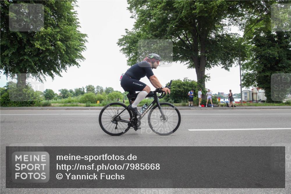 15.06.2025 - 7 Türme Triathlon Yannick Fuchs http://msf.ph/oto/7985668 15.06.2025 11:26:48 Radfahren 212, 326 meine-sportfotos.de