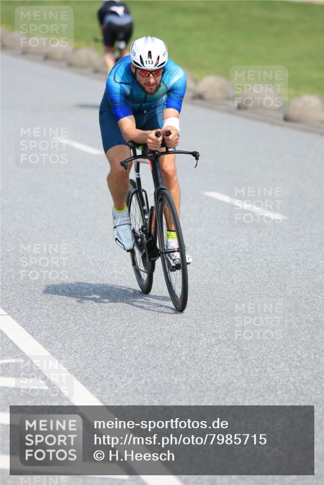 21.06.2025 - 27. Vierlanden-Triathlon H.Heesch http://msf.ph/oto/7985715 15.06.2025 11:31:54 Radfahren 113, 761, 898, 913 meine-sportfotos.de