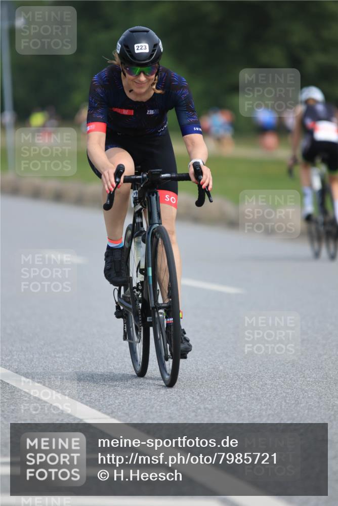 15.06.2025 - 27. Vierlanden-Triathlon H.Heesch http://msf.ph/oto/7985721 15.06.2025 11:06:11 Radfahren 16, 206, 220, 223, 697, 705, 760 meine-sportfotos.de