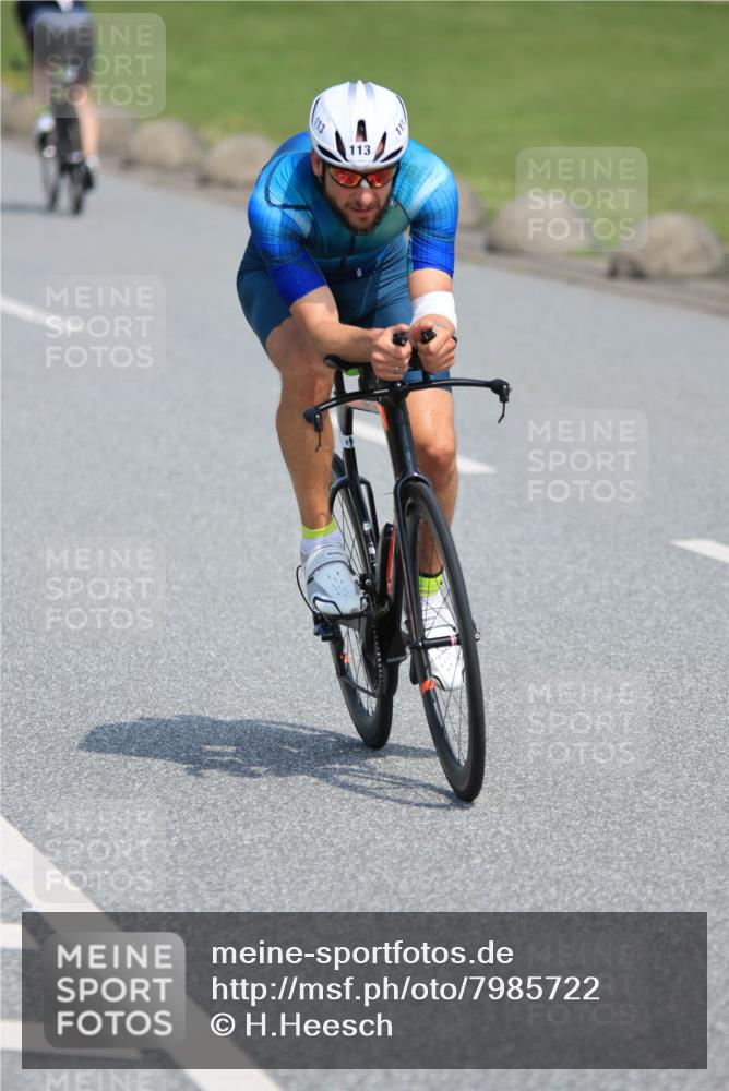 21.06.2025 - 27. Vierlanden-Triathlon H.Heesch http://msf.ph/oto/7985722 15.06.2025 11:31:54 Radfahren 113, 761, 898, 913 meine-sportfotos.de