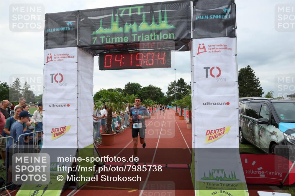 15.06.2025 - 7 Türme Triathlon Michael Strokosch http://msf.ph/oto/7985738 15.06.2025 14:19:03 Ziel 604, 677 meine-sportfotos.de