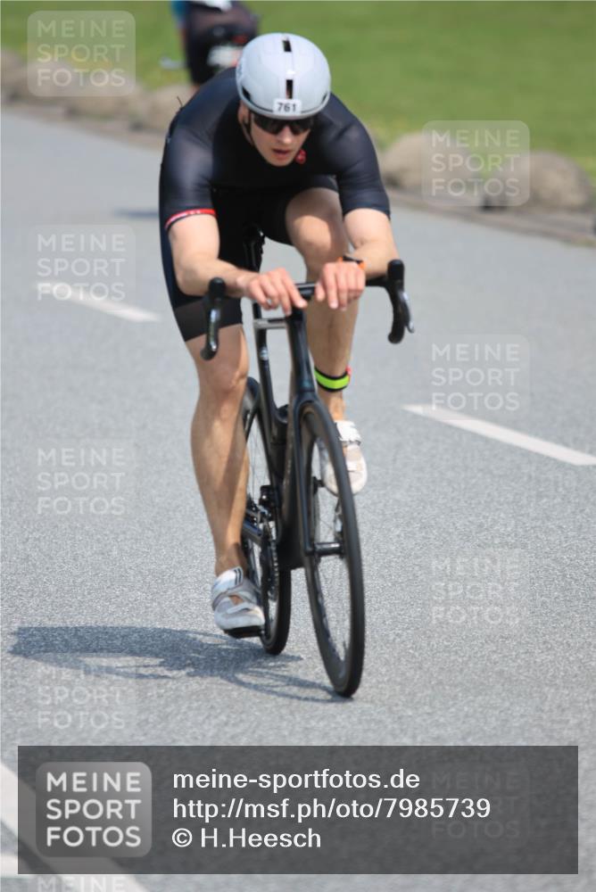 21.06.2025 - 27. Vierlanden-Triathlon H.Heesch http://msf.ph/oto/7985739 15.06.2025 11:31:56 Radfahren 113, 761, 898, 913, 959 meine-sportfotos.de