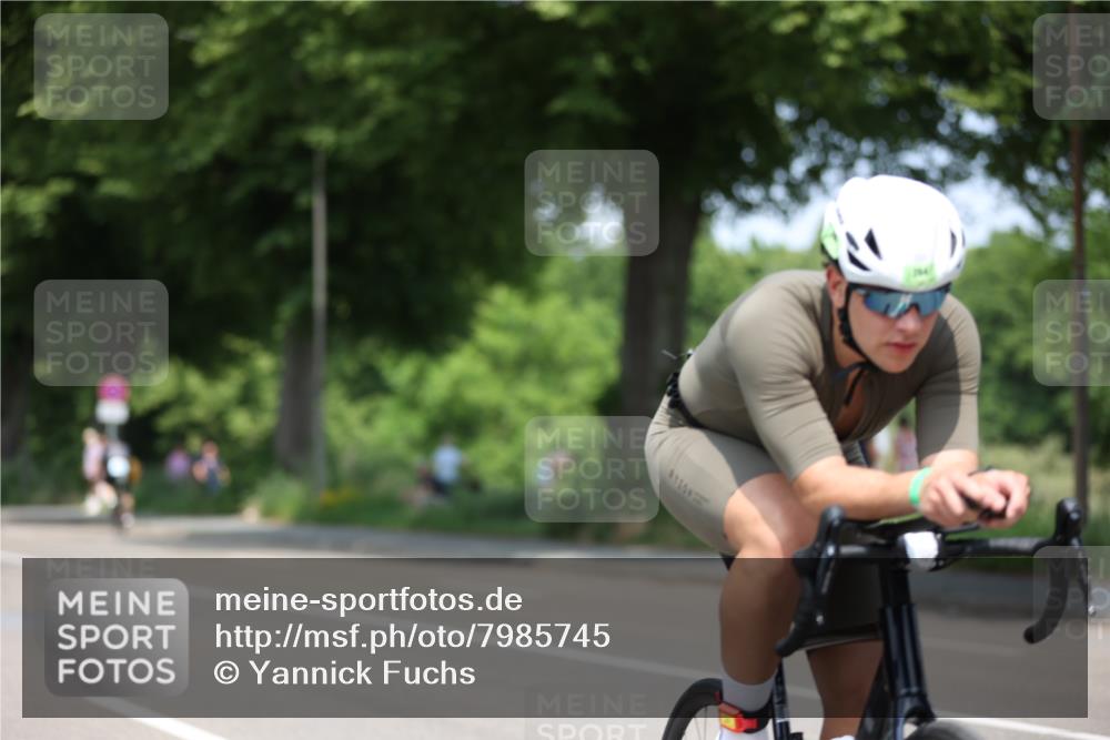 15.06.2025 - 7 Türme Triathlon Yannick Fuchs http://msf.ph/oto/7985745 15.06.2025 12:56:13 Radfahren 284, 454, 538, 635 meine-sportfotos.de